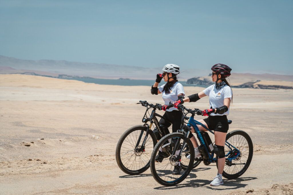 Explorando la Reserva Nacional de Paracas en Bicicletas Eléctricas