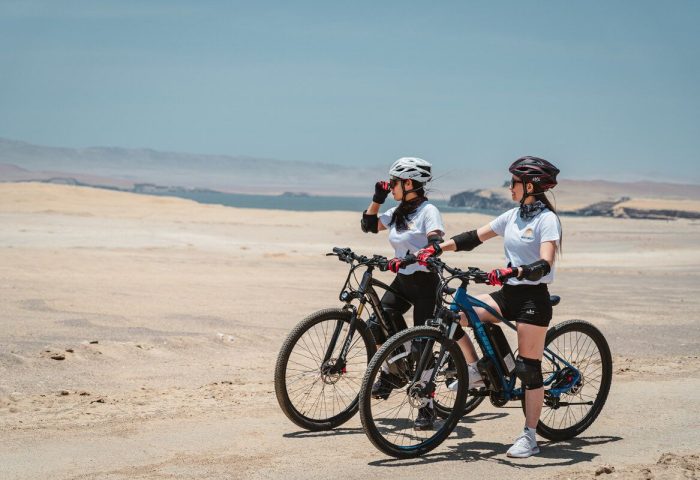 Explorando la Reserva Nacional de Paracas en Bicicletas Eléctricas