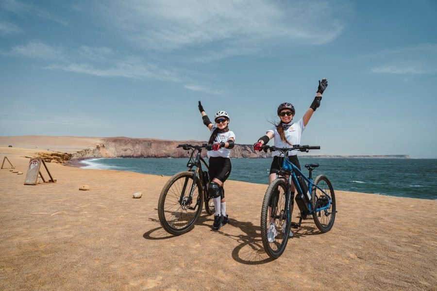 Explorando la Reserva Nacional de Paracas en Bicicletas Eléctricas